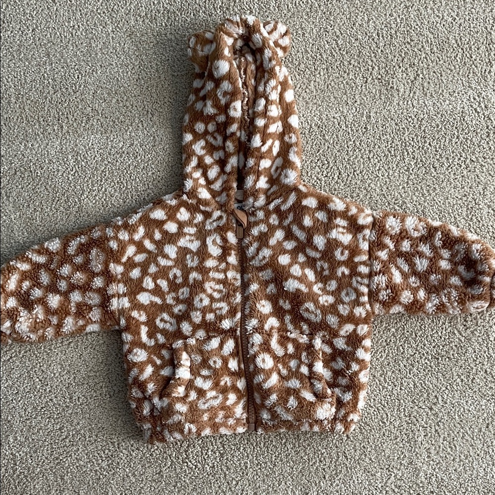 Old Navy Tan and White Fleece Jacket